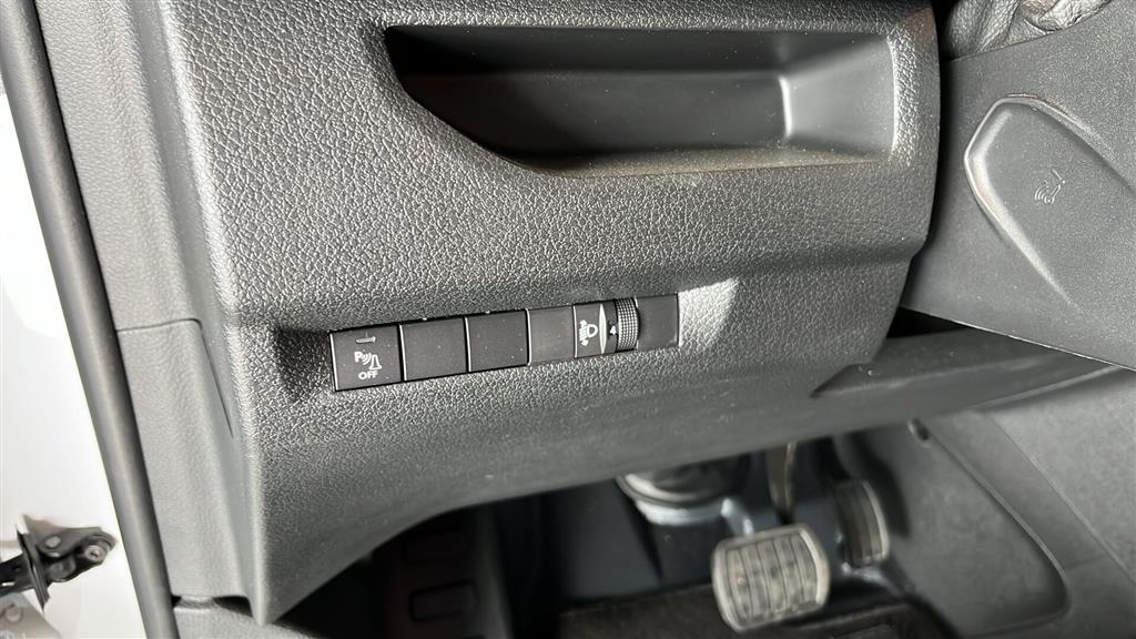 Peugeot e-Expert L2 EL Plus 136HK Van Aut. - Image 13