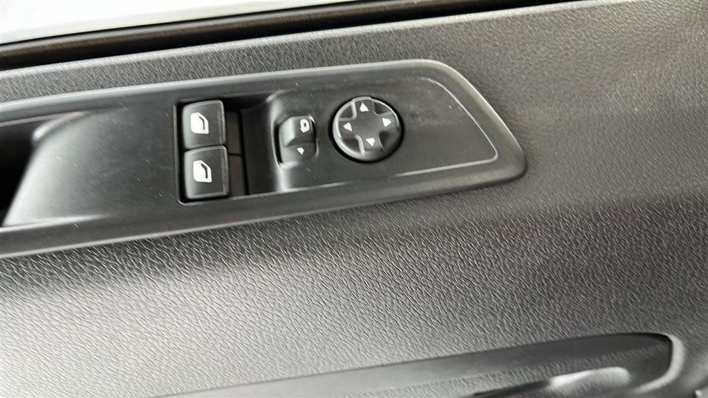 Peugeot e-Expert L2 EL Plus 136HK Van Aut. - Image 14