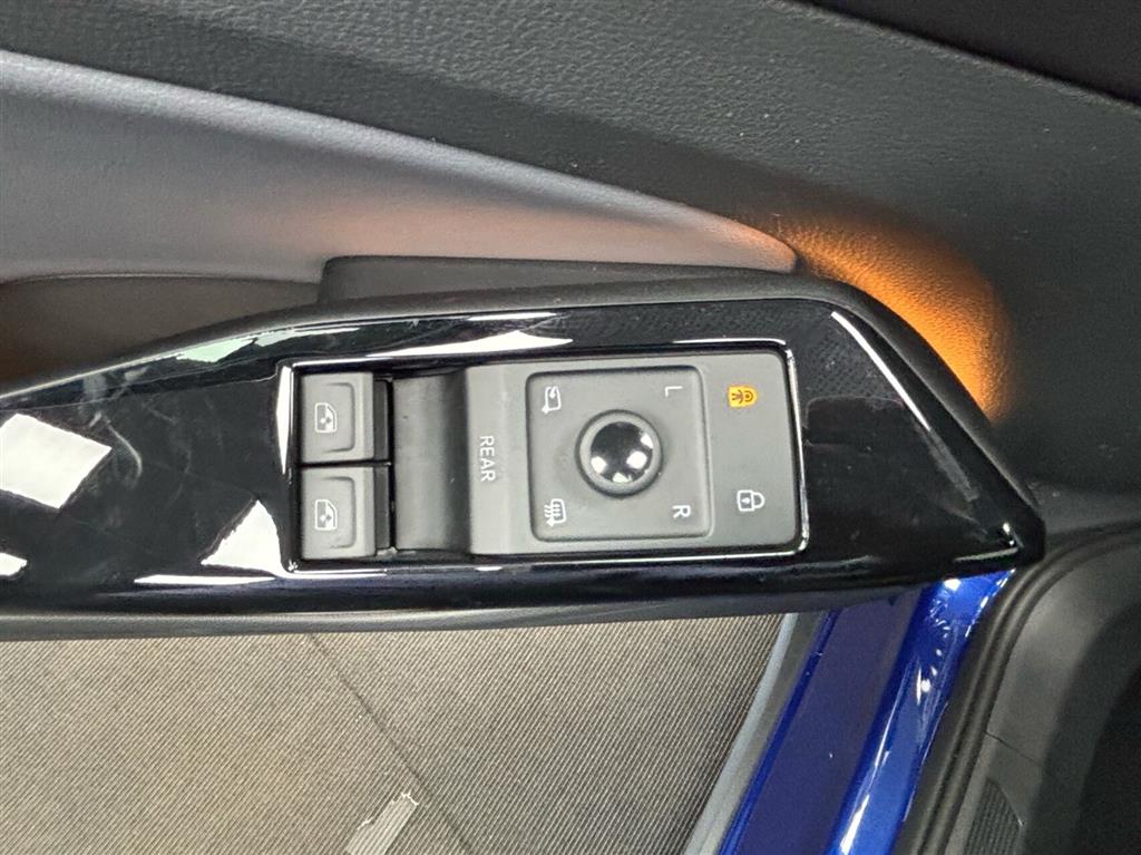 VW ID.4 EL Pro Performance 204HK 5d Aut. - Image 8
