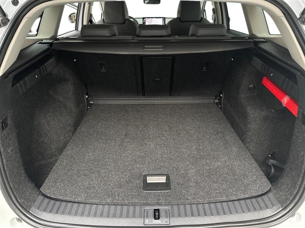 Skoda Enyaq 80 iV Design Selection Suite 204HK 5d Aut. - Image 14