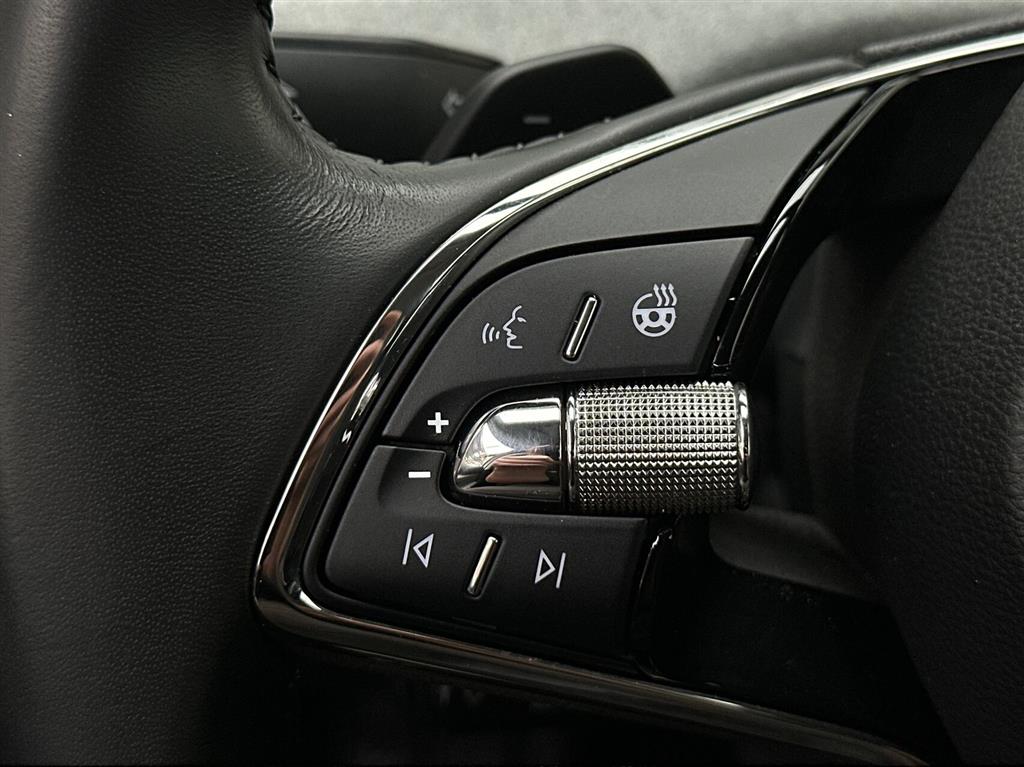 Skoda Enyaq 80 iV Design Selection Suite 204HK 5d Aut. - Image 16