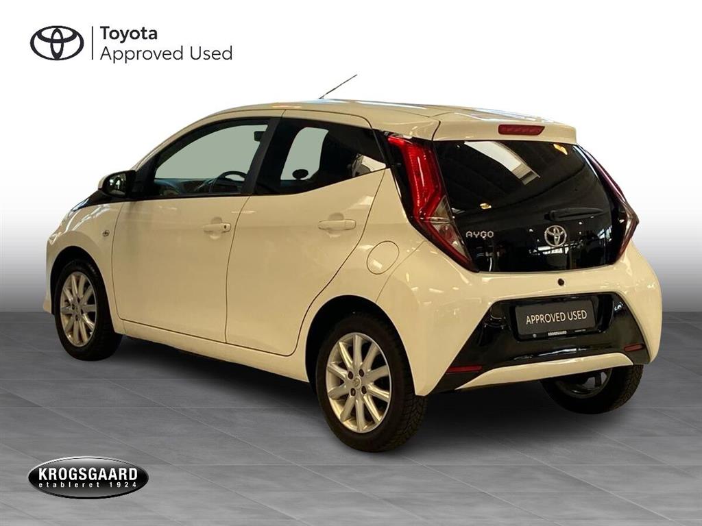 Toyota Aygo 1,0 VVT-I X-Press 72HK 5d - Image 3