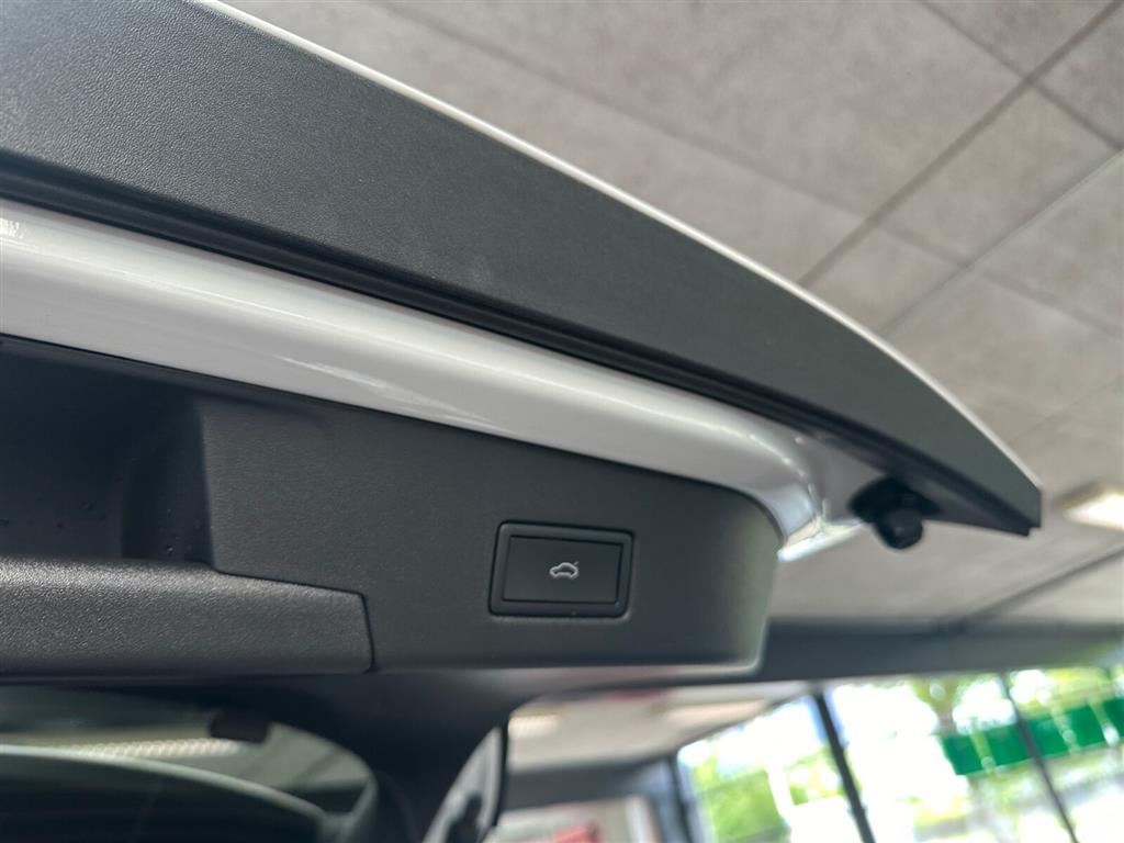 VW ID.4 EL Pro Performance 204HK 5d Aut. - Image 18
