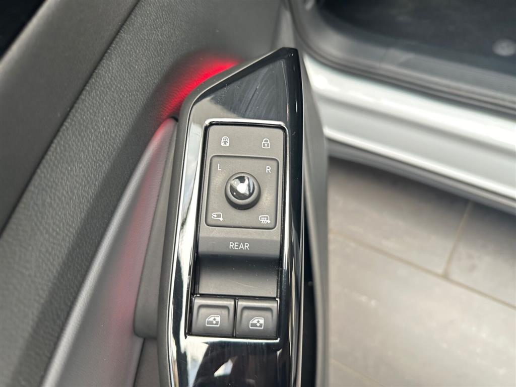 VW ID.4 EL Pro Performance 204HK 5d Aut. - Image 19