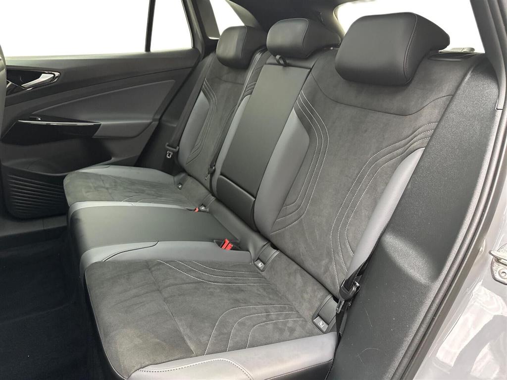 VW ID.4 EL Pro Performance 204HK 5d Aut. - Image 13