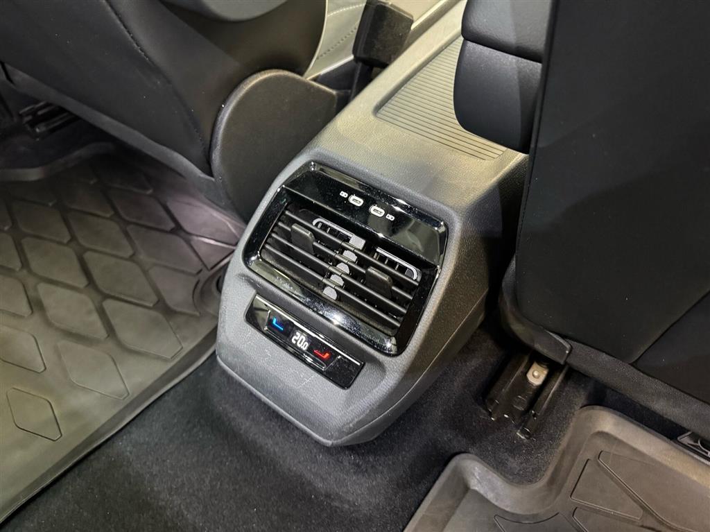 VW ID.4 EL Pro Performance 204HK 5d Aut. - Image 13
