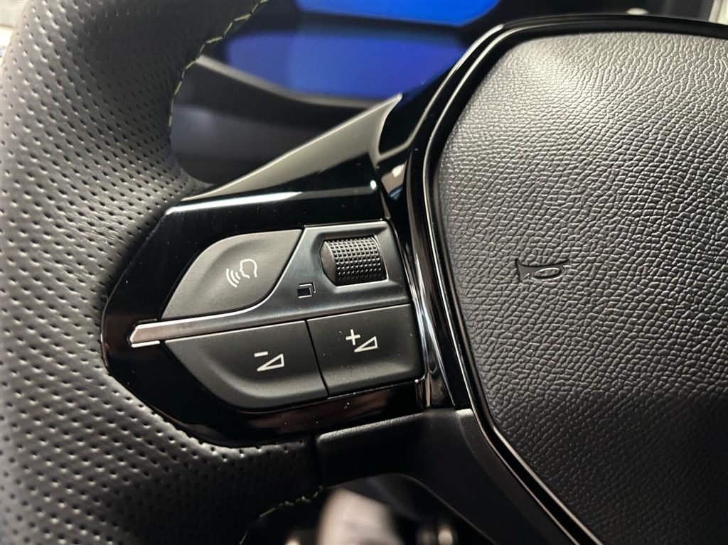 Peugeot e-2008 EL GT 156HK 5d Aut. - Image 9