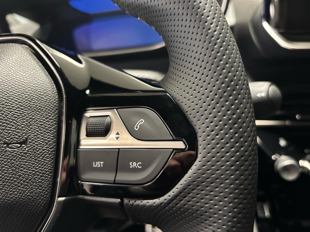 Peugeot e-2008 EL GT 156HK 5d Aut. - Image 11