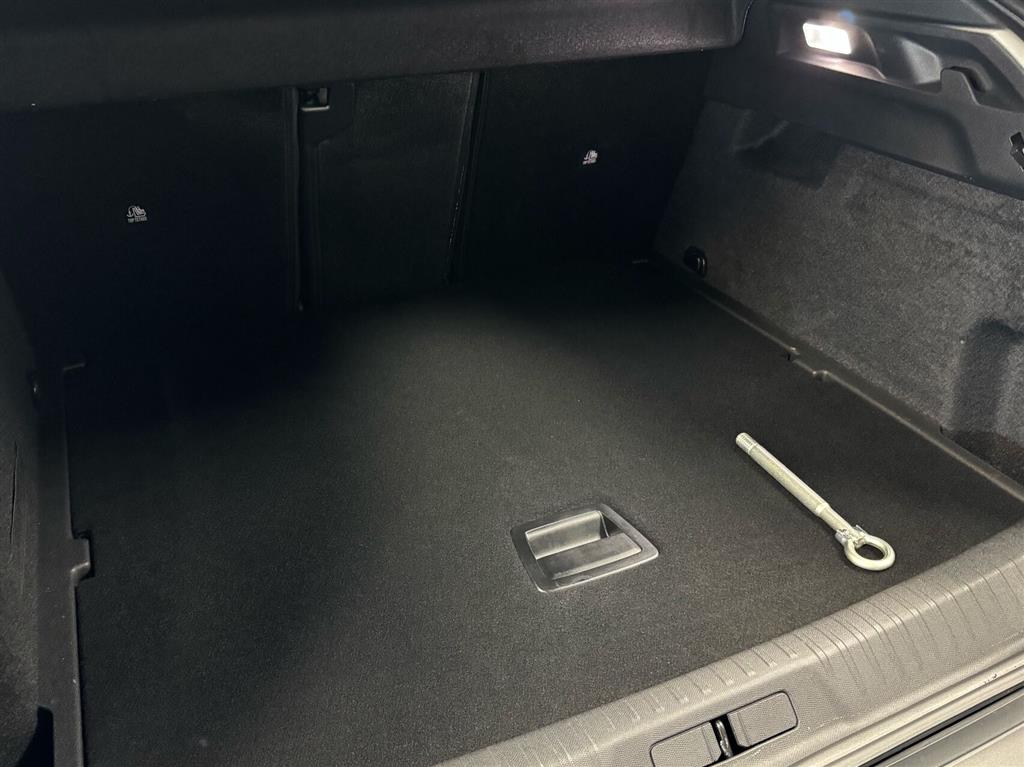 Peugeot e-3008 EL Allure 210HK 5d Aut. - Image 6