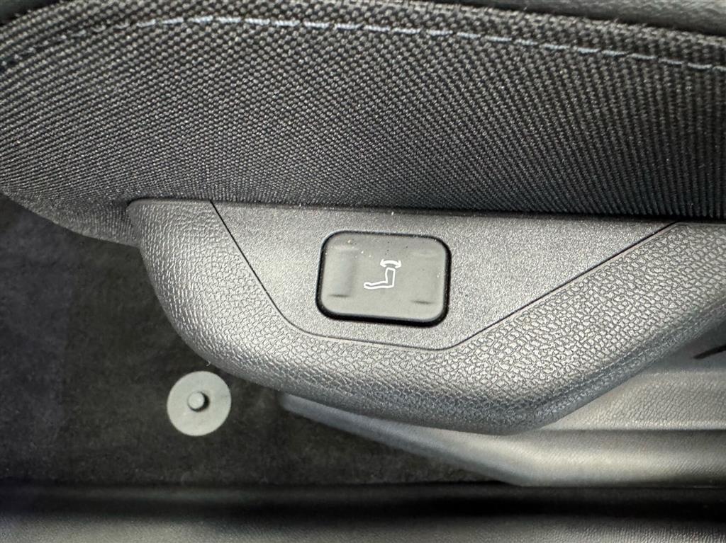 Peugeot e-3008 EL Allure 210HK 5d Aut. - Image 11