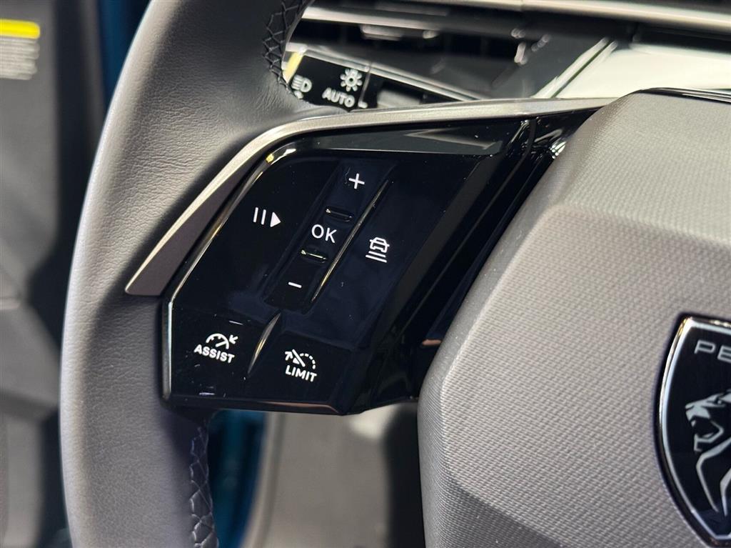 Peugeot e-3008 EL Allure 210HK 5d Aut. - Image 16