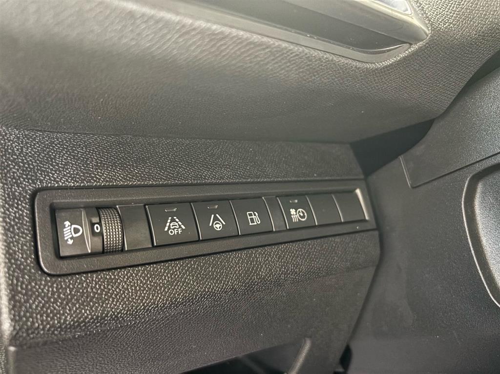 Peugeot 3008 1,6 PureTech Plugin-hybrid First Selection EAT8 225HK 5d 8g Aut. - Image 8