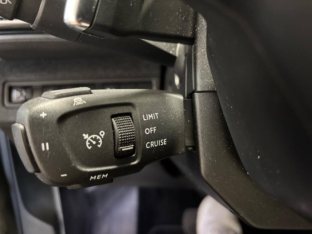 Peugeot 3008 1,6 PureTech Plugin-hybrid First Selection EAT8 225HK 5d 8g Aut. - Image 9