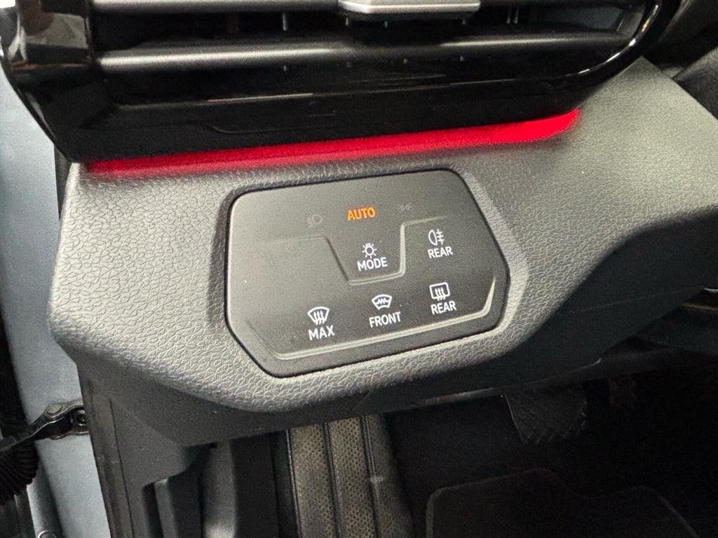VW ID.4 EL Life Performance 204HK 5d Aut. - Image 13