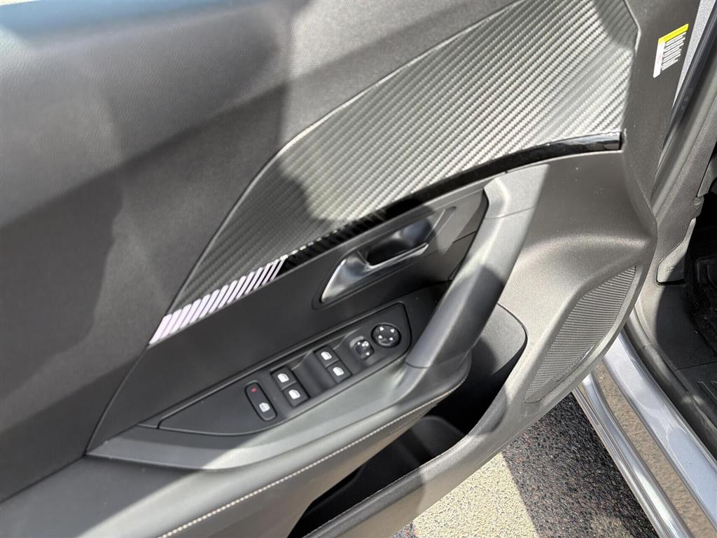 Peugeot e-2008 EL Allure 136HK 5d Aut. - Image 10
