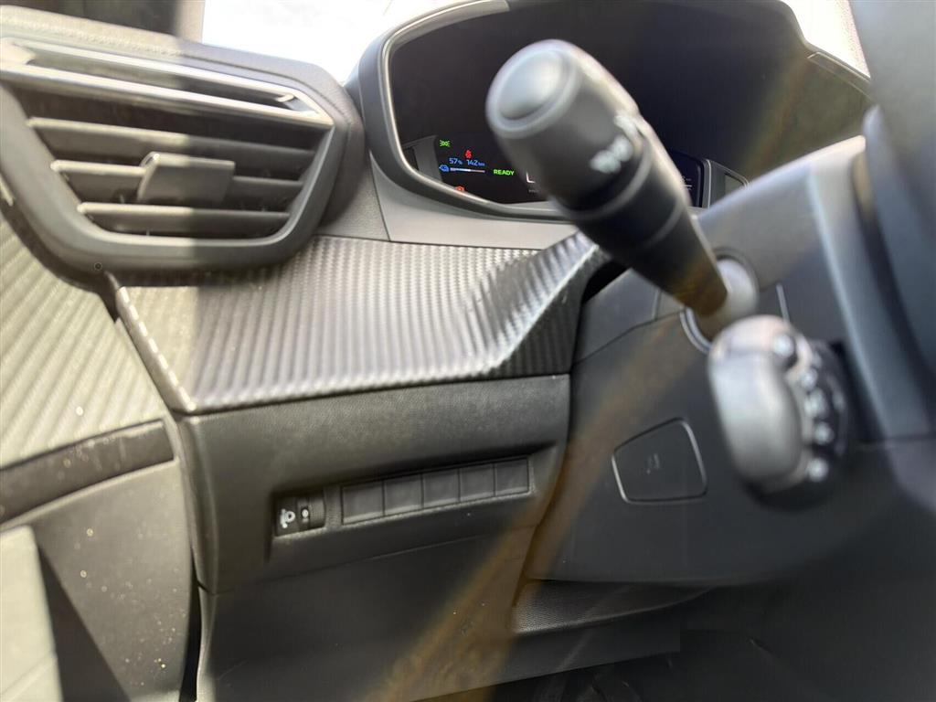 Peugeot e-2008 EL Allure 136HK 5d Aut. - Image 11