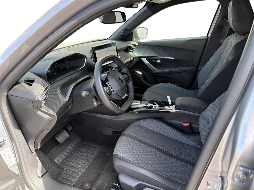 Peugeot e-2008 EL Allure 136HK 5d Aut. - Image 4