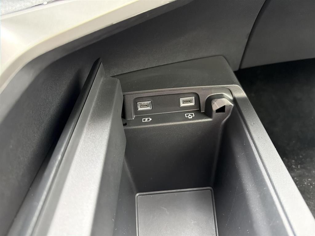Peugeot e-3008 EL Allure 210HK 5d Aut. - Image 18