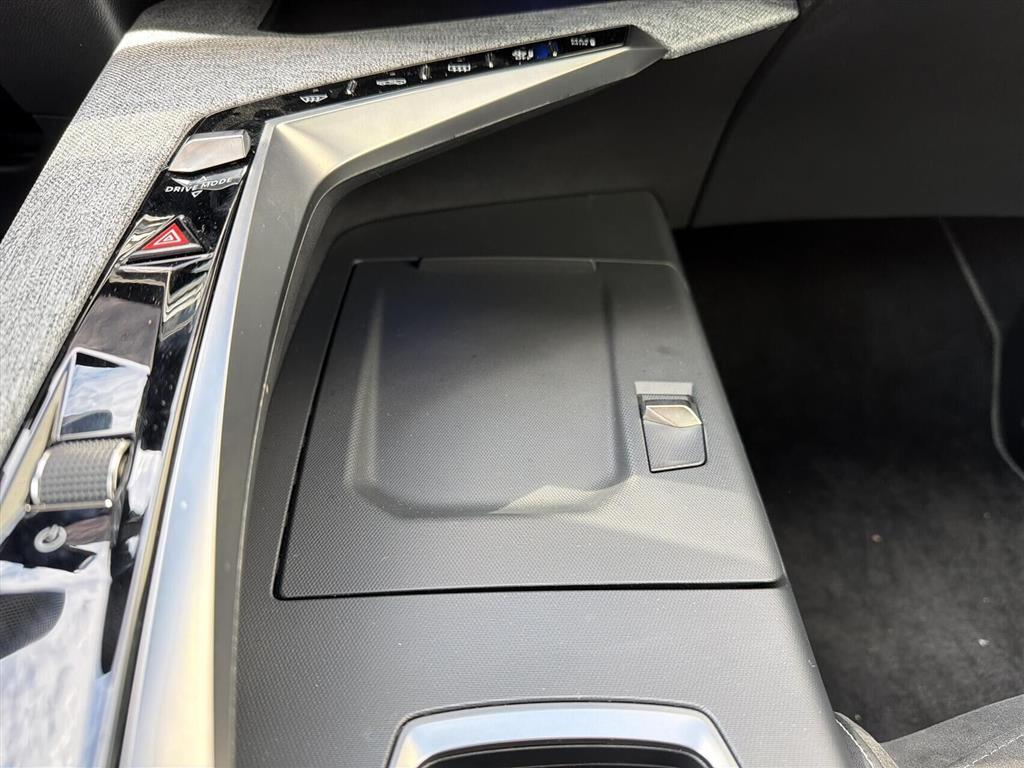 Peugeot e-3008 EL GT Longe Range 230HK 5d Aut. - Image 17