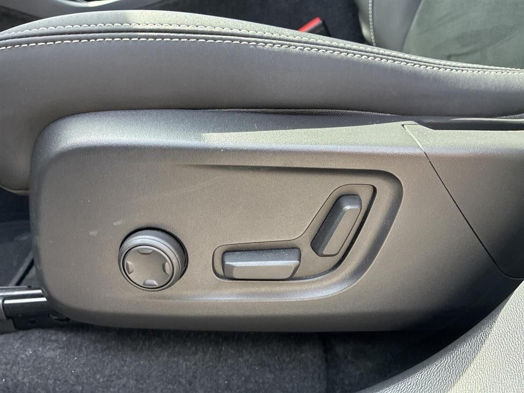 Volvo XC40 P6 Recharge Ultimate 231HK 5d Aut. - Image 17