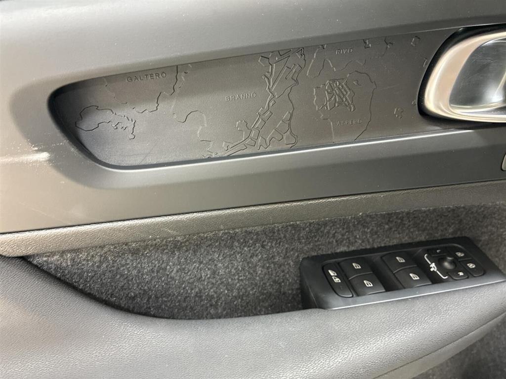 Volvo XC40 P6 Recharge Ultimate 231HK 5d Aut. - Image 18