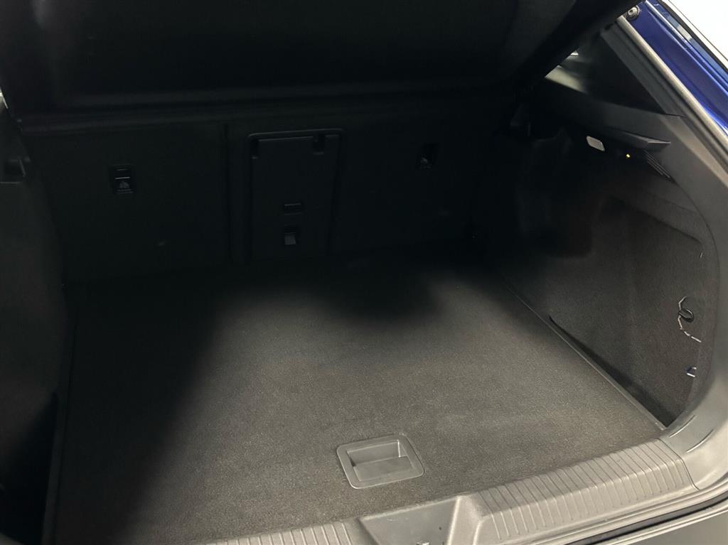 VW ID.4 EL Pro Performance 204HK 5d Aut. - Image 7