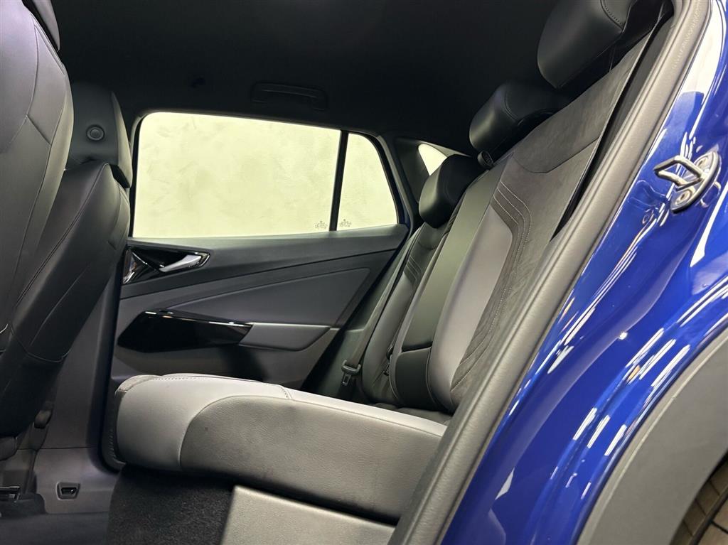 VW ID.4 EL Pro Performance 204HK 5d Aut. - Image 9