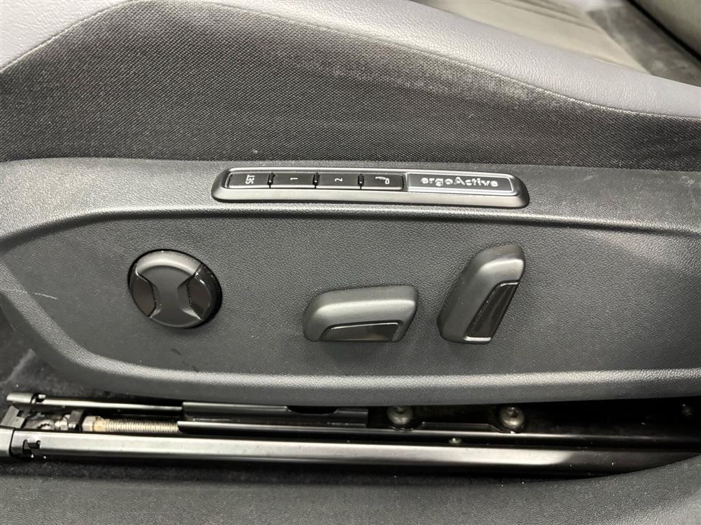 VW ID.4 EL Pro Performance 204HK 5d Aut. - Image 12