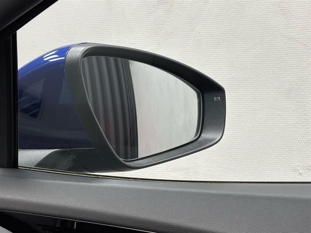 VW ID.4 EL Pro Performance 204HK 5d Aut. - Image 22