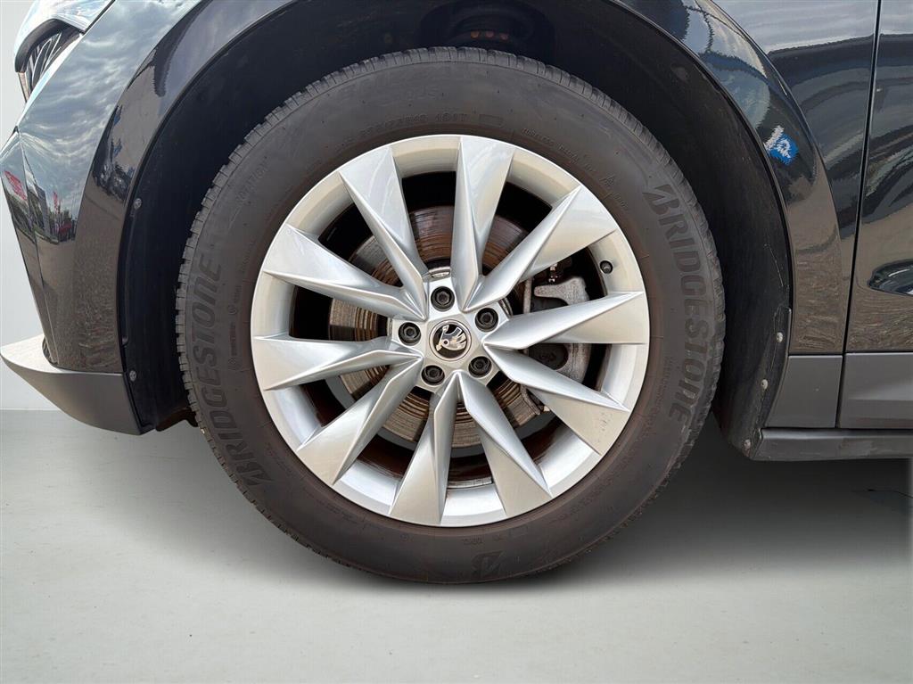 Skoda Enyaq 80 iV Design Selection Suite 204HK 5d Aut. - Image 8