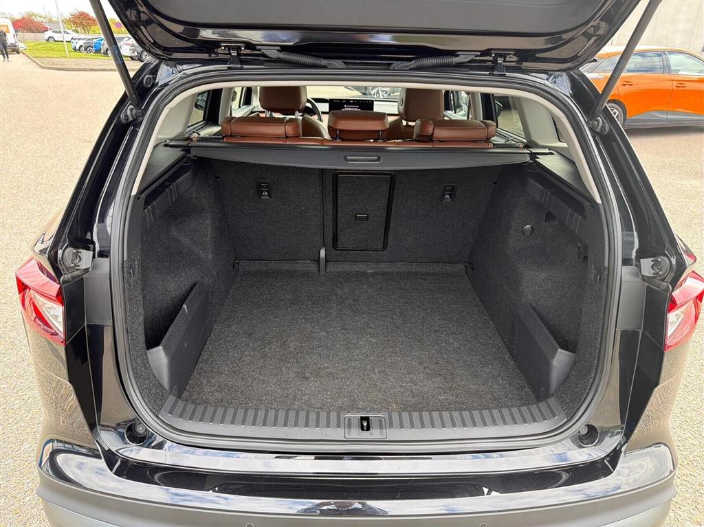 Skoda Enyaq 80 iV Design Selection Suite 204HK 5d Aut. - Image 13