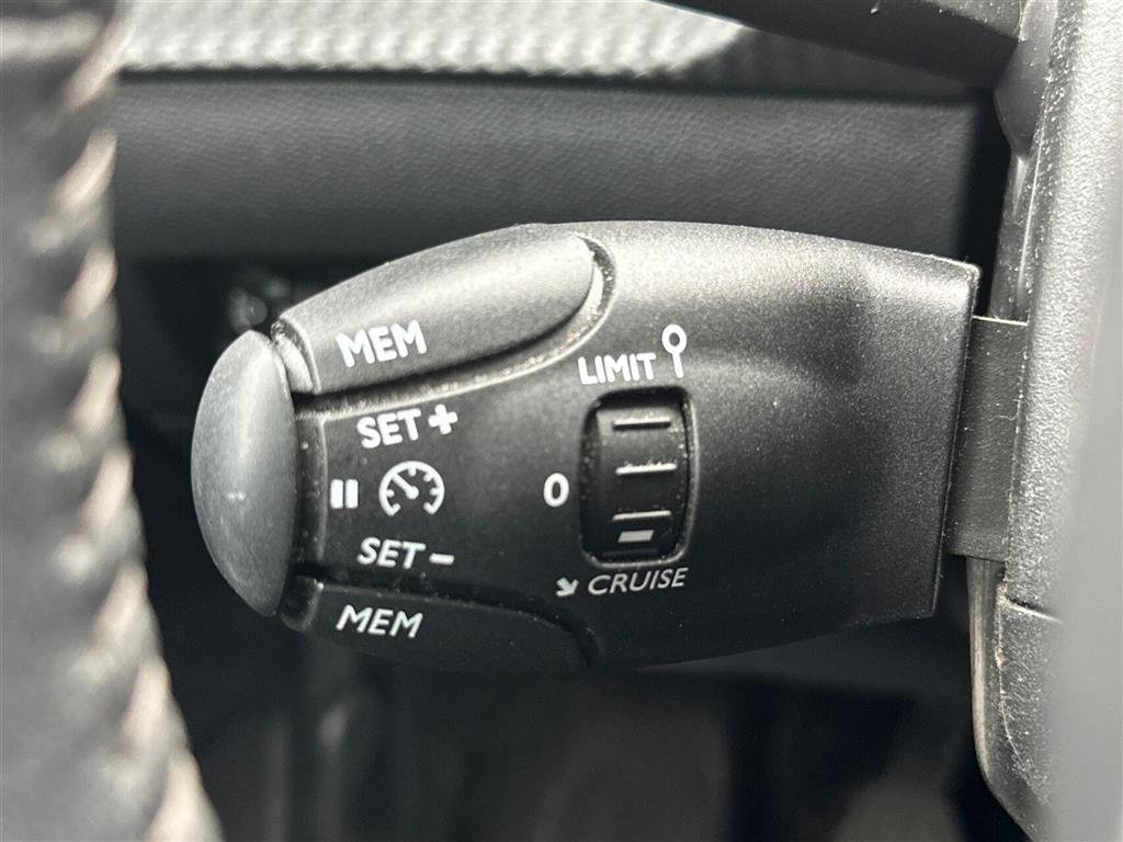 Peugeot 208 1,2 PureTech Vision Sport 100HK 5d 6g - Image 19