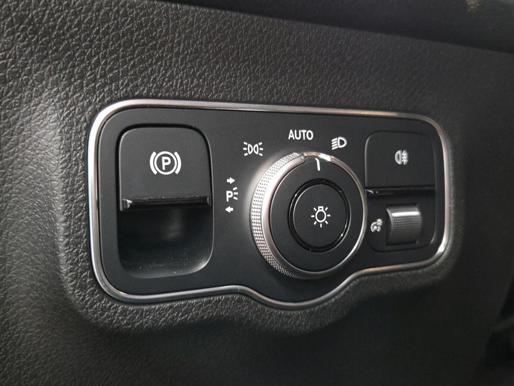 Mercedes-Benz GLB200 1,3 Progressive 7G-Tronic 163HK 5d 7g Aut. - Image 9
