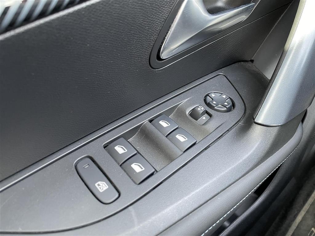 Peugeot 2008 1,2 PureTech Allure Pack EAT8 130HK 5d 8g Aut. - Image 20