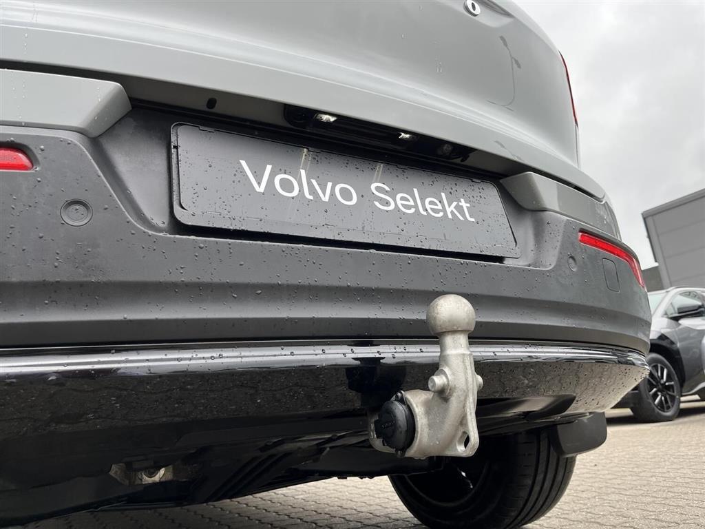 Volvo EX40 Single Motor Extended Range Plus 252HK 5d Aut. - Image 16