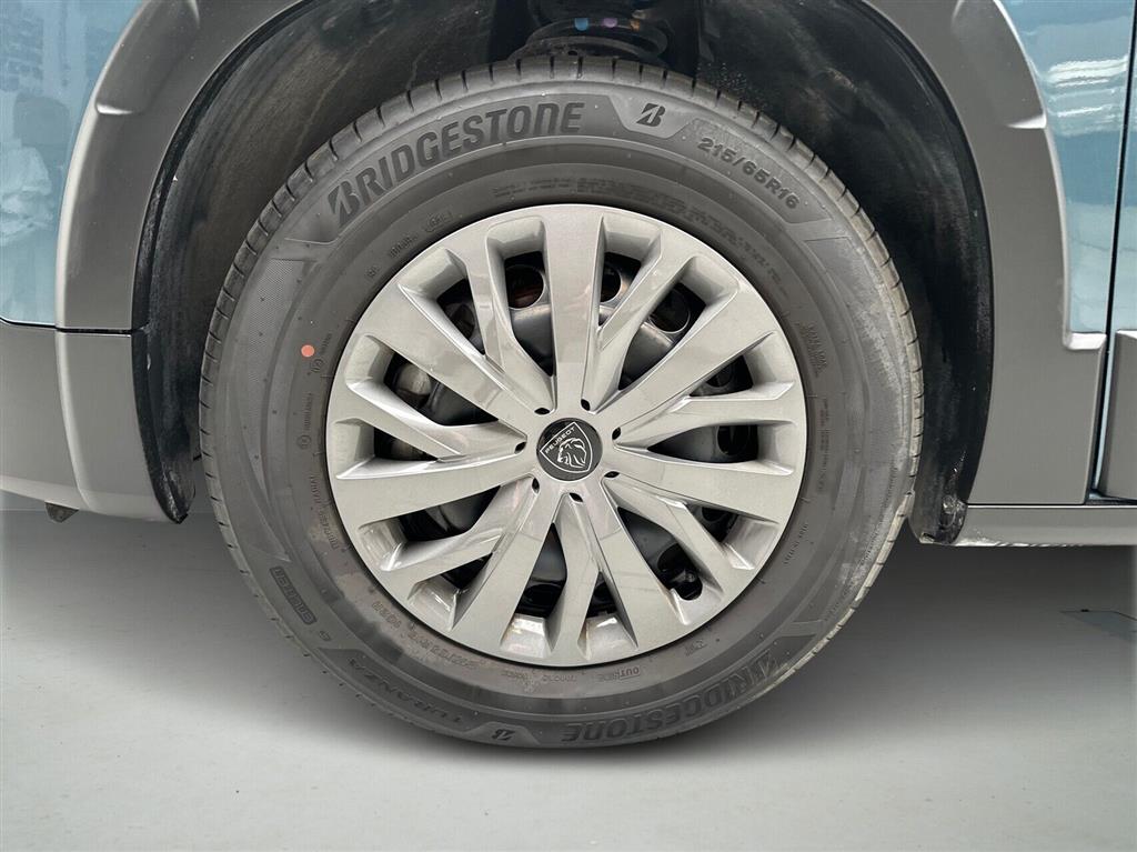 Peugeot e-Rifter L1 EL Allure 136HK Aut. - Image 8