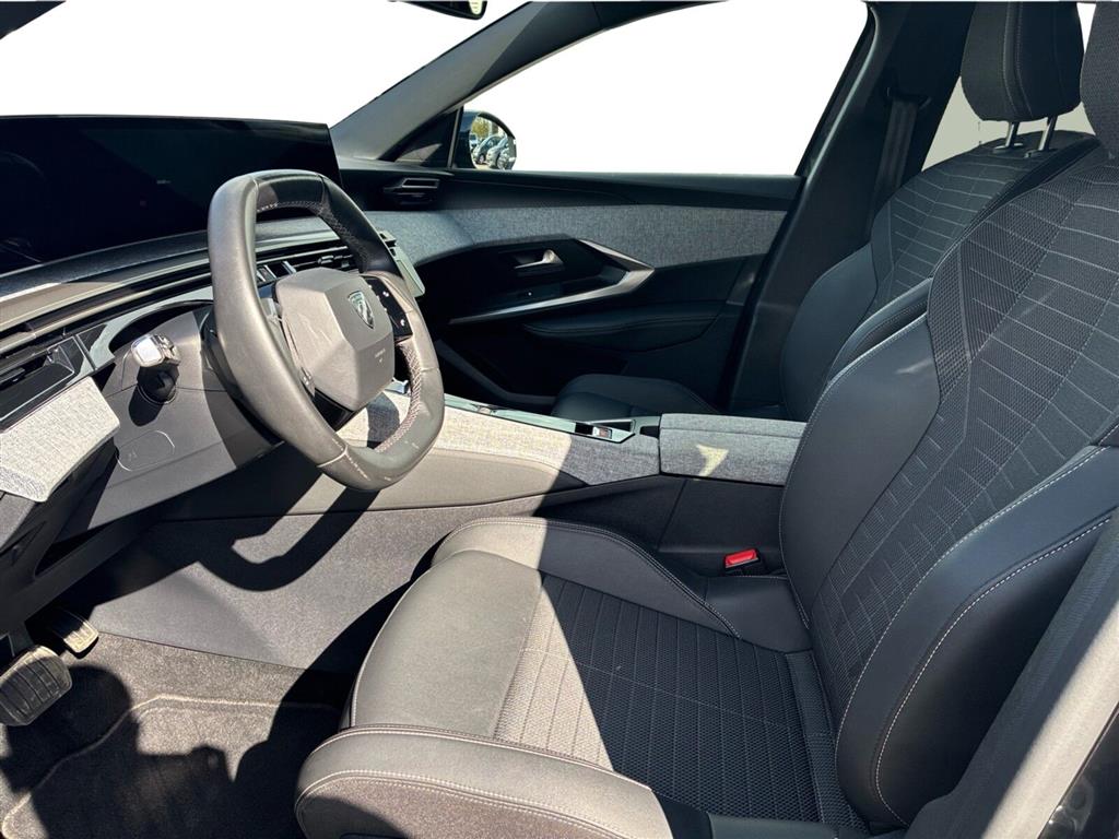 Peugeot e-3008 EL Allure 210HK 5d Aut. - Image 11