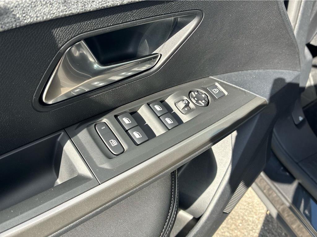 Peugeot e-3008 EL Allure 210HK 5d Aut. - Image 15