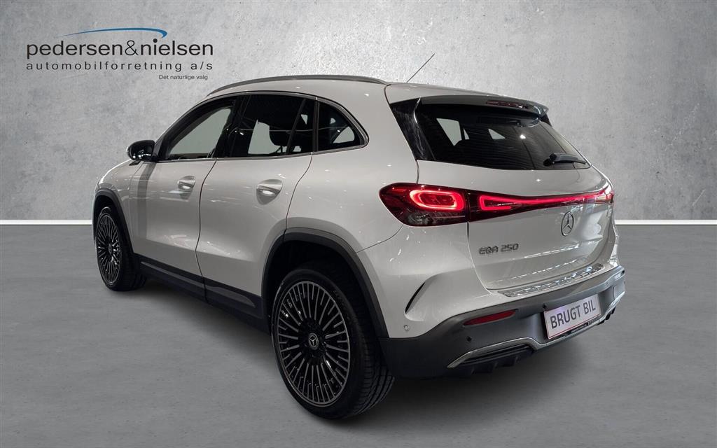 Mercedes-Benz EQA 250 EL AMG Line 190HK 5d Aut. - Image 3
