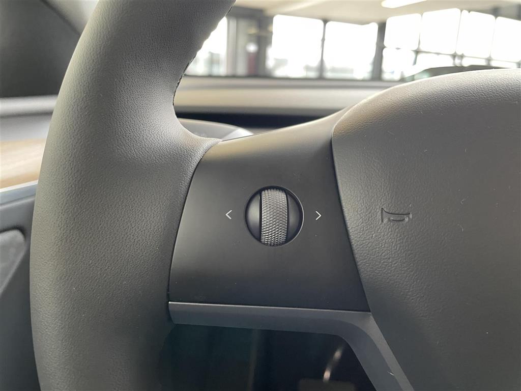 Tesla Model Y EL Long Range RWD 347HK 5d Aut. - Image 12