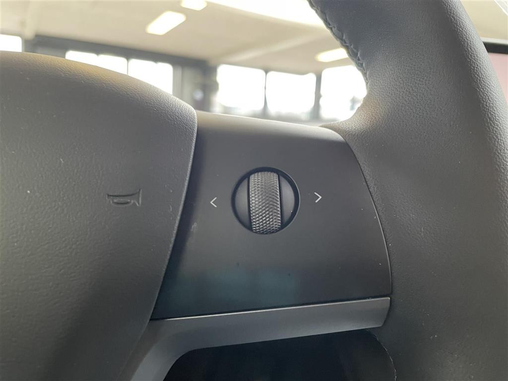 Tesla Model Y EL Long Range RWD 347HK 5d Aut. - Image 13