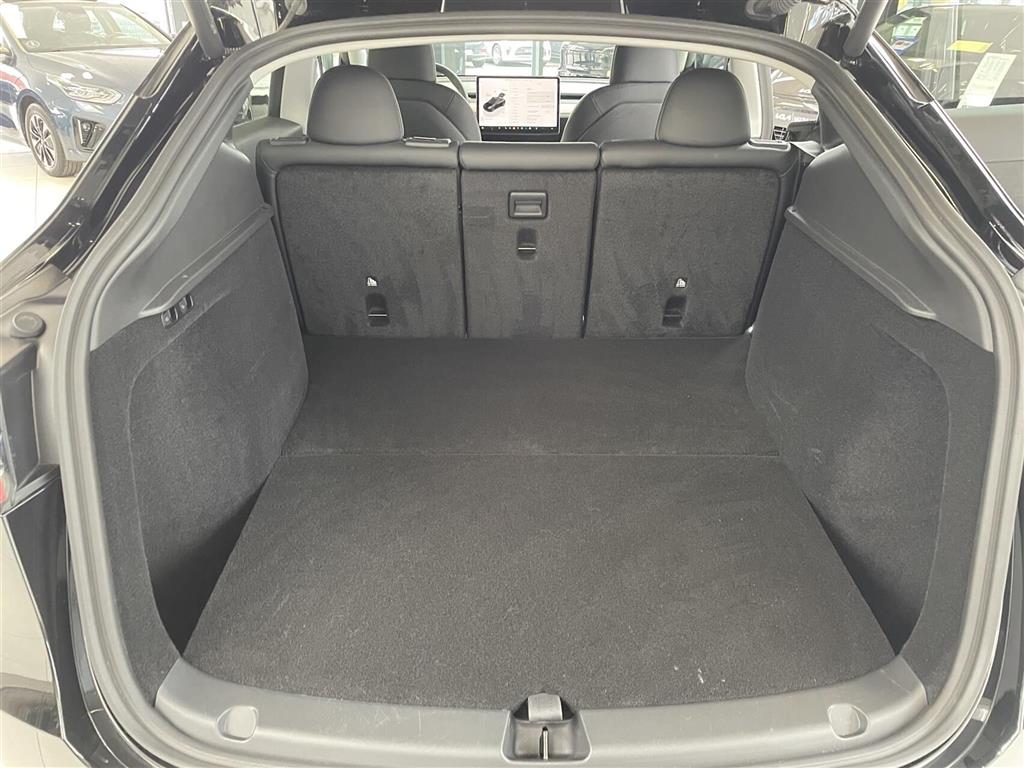 Tesla Model Y EL Long Range RWD 347HK 5d Aut. - Image 14
