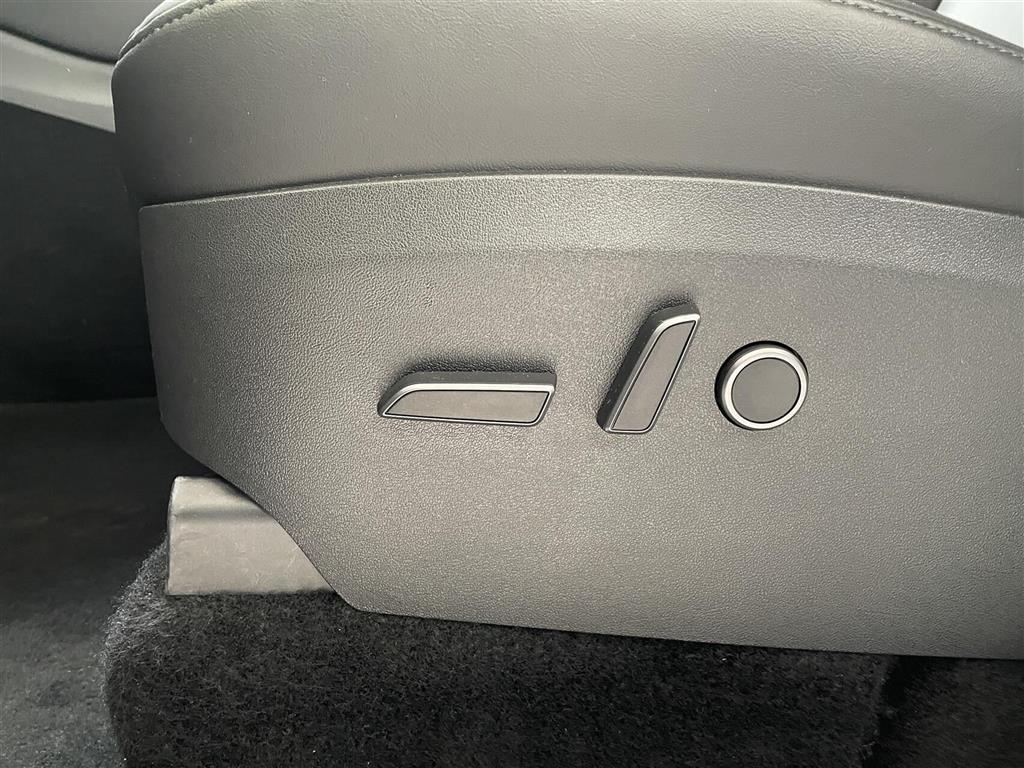 Tesla Model Y EL Long Range RWD 347HK 5d Aut. - Image 16