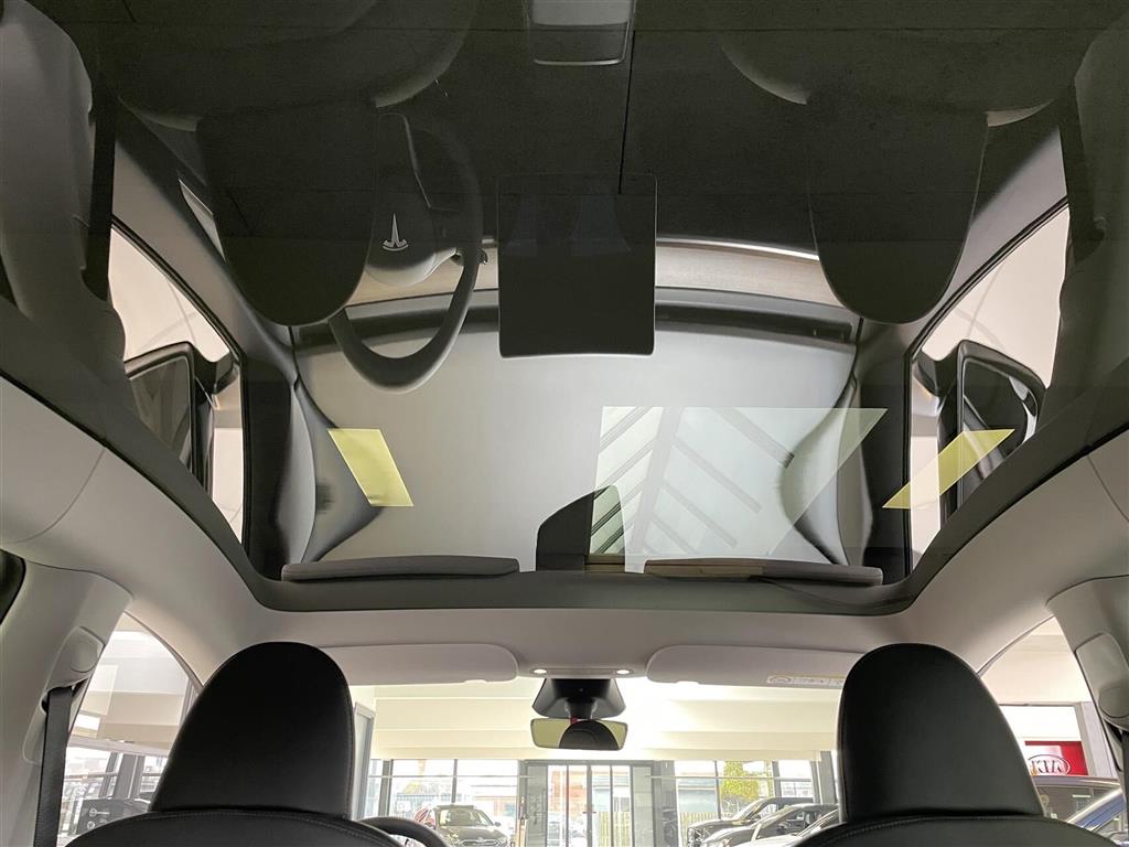 Tesla Model Y EL Long Range RWD 347HK 5d Aut. - Image 17