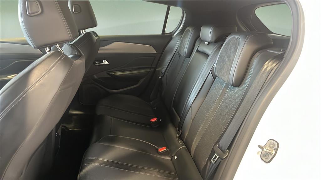 Peugeot e-308 EL First Edition 156HK 5d Aut. - Image 6