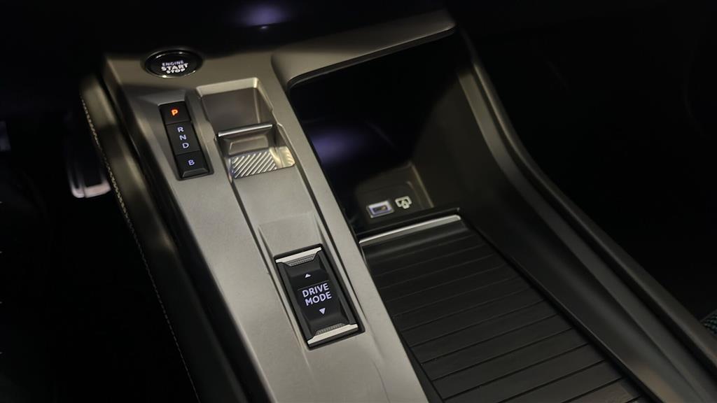 Peugeot e-308 EL First Edition 156HK 5d Aut. - Image 23