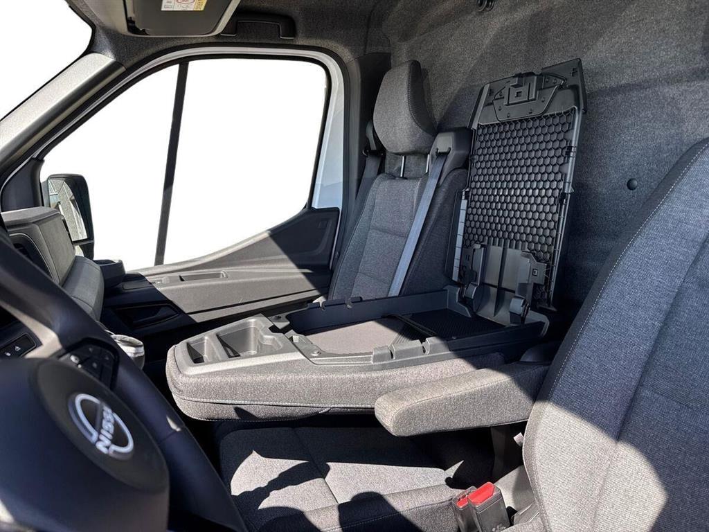Nissan Interstar L2H2 EL N-Connecta 141HK Van Aut. - Image 7