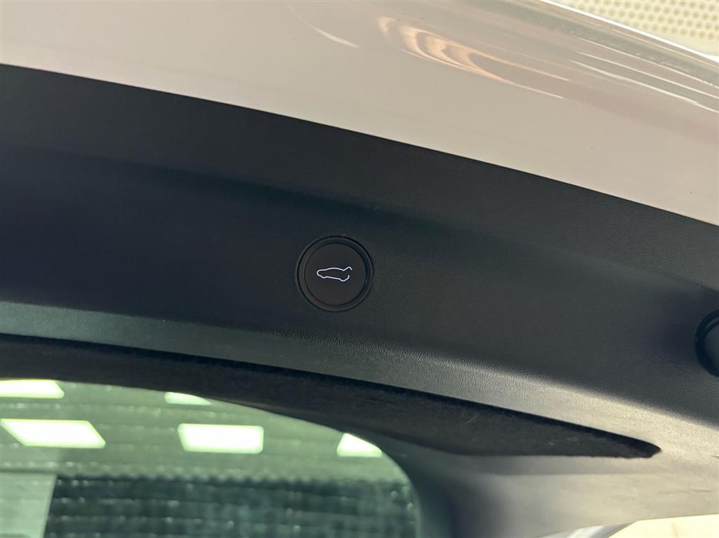 Tesla Model Y EL Long Range AWD 514HK 5d Aut. - Image 10