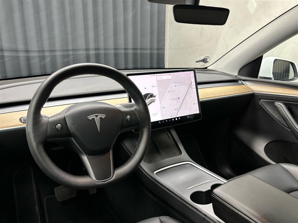 Tesla Model Y EL Long Range AWD 514HK 5d Aut. - Image 11