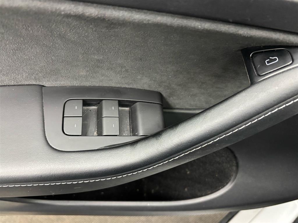 Tesla Model Y EL Long Range AWD 514HK 5d Aut. - Image 12